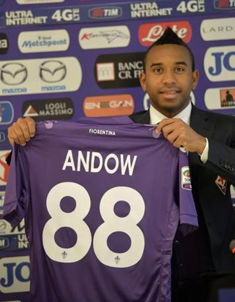 Sorride Anderson davanti alle telecamere,  iniziata la sua avventura con la Fiorentina. Ansa